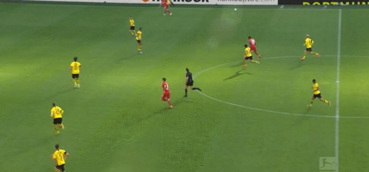 拜仁慕尼黑历史最佳阵容4231,足球目前拜仁的4231阵型解析