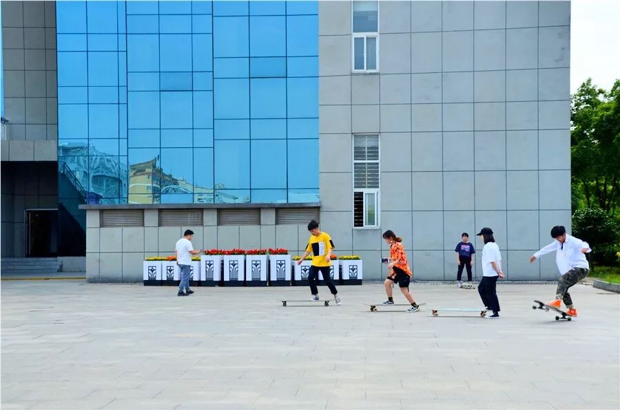 厉害了我的大学！100张图告诉你，有一种青春叫瑶湖高校！