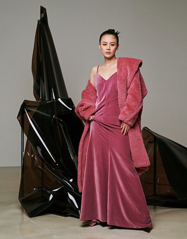 泰迪熊大衣粉色 (橙色泰迪熊大衣撞衫孙俪也不输)