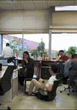 搞笑动态图gif暴躁老哥已上线,gif搞笑动图事件