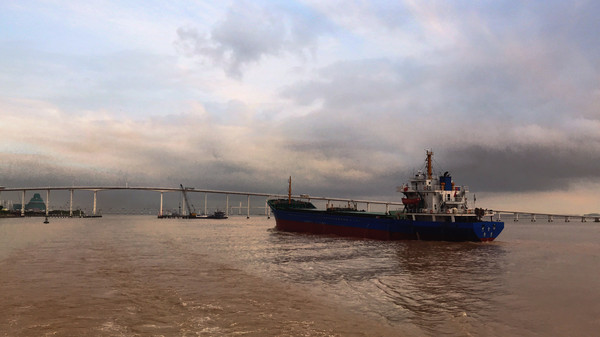 珠澳海湾夜游，看遍左手澳门右手珠海的繁华