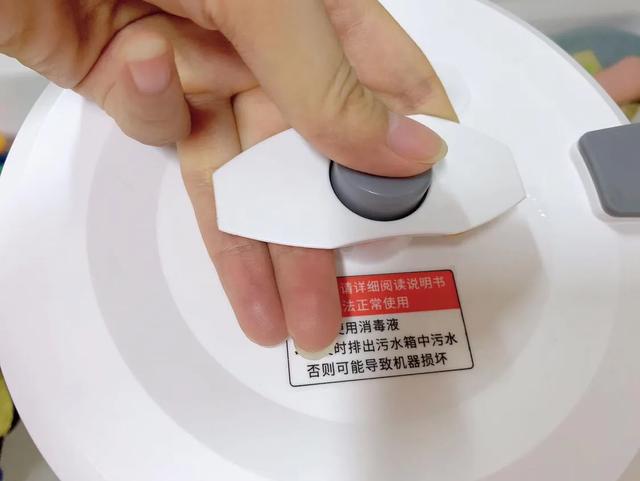 新买的女裤怎么清洗,洗休闲裤的正确方法