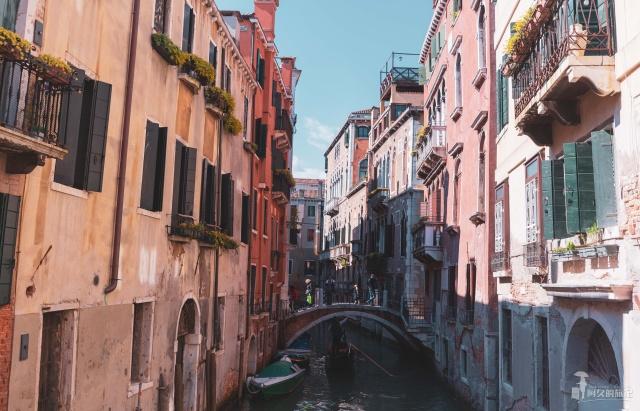 世界上唯一一个没有汽车的城镇,除了威尼斯唯一没有车辆的城市