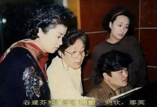 那英歌坛大姐完整视频,歌坛大姐大梅艳芳的传奇故事