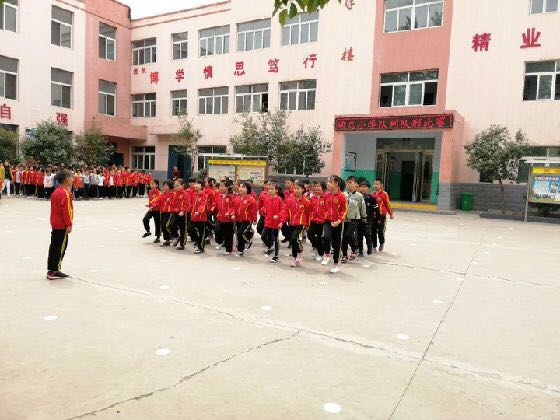 灞曞皯骞撮閲囨壃濂嬫枟涔嬮,灞曢潚鏄ラ閲囨壃杩愬姩绮剧