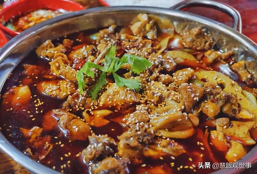 《侯海洋基层风云》中肥肠火锅鱼发生的故事