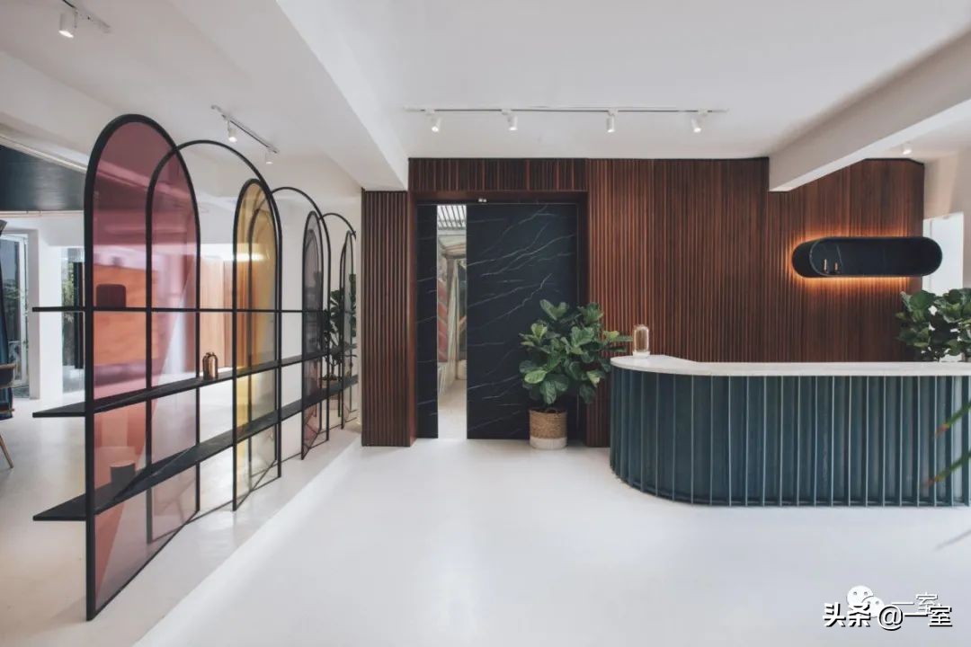 前台怎么设计刚好在楼梯口,前台怎么设计位置