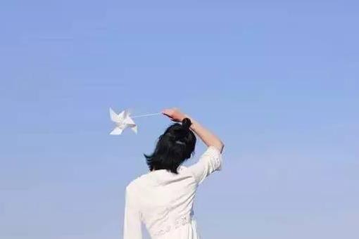 总是受人欺负是因为你太好说话了,总是被人欺负说明你还不够强大