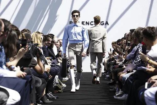 全球奢侈品沙发品牌,全球十大奢侈品名表