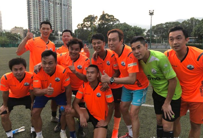 70岁谭咏麟还能踢野球！鹿晗李克勤陈奕迅等艺人最爱足球