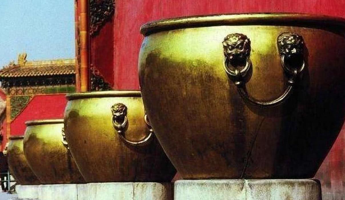 故宫水缸防火作用,紫禁城的大水缸为什么没水了