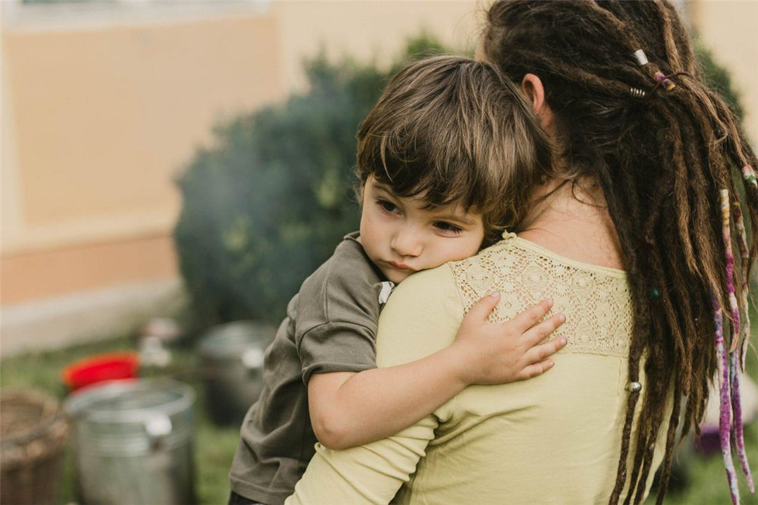 孩子太任性越来越不听怎么办,孩子倔强任性该怎么管教