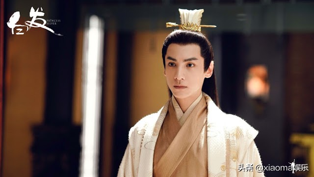 白发制片人张萌电视剧,张萌讲电影