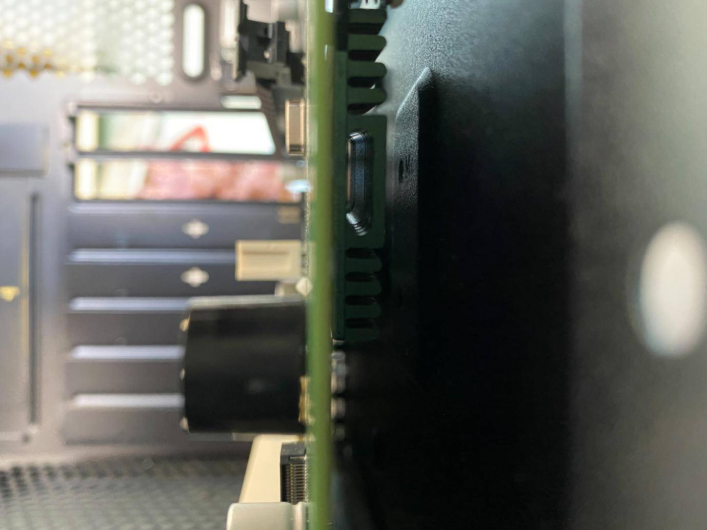 cpu可以装在任何主板上吗,cpu只要插在主板上就不用拔了吧