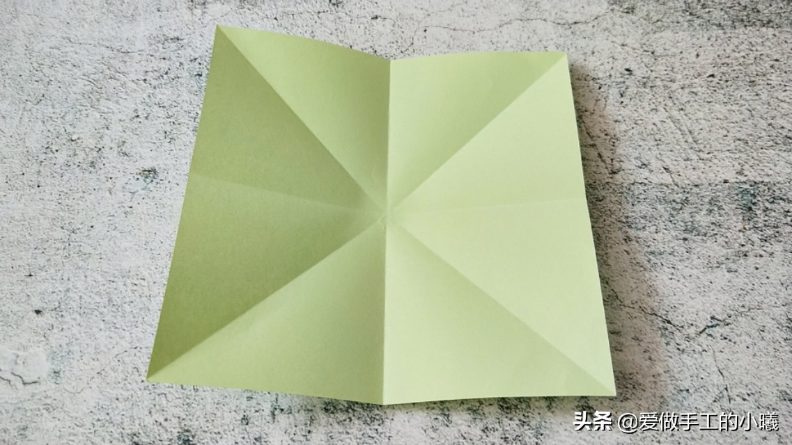 青蛙折纸能跳100米又好看又简单,会动的青蛙折纸图解