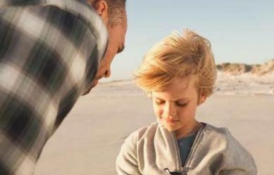 打了孩子一巴掌怎样给他赔礼道歉,小孩被同学打伤了怎赔偿损失