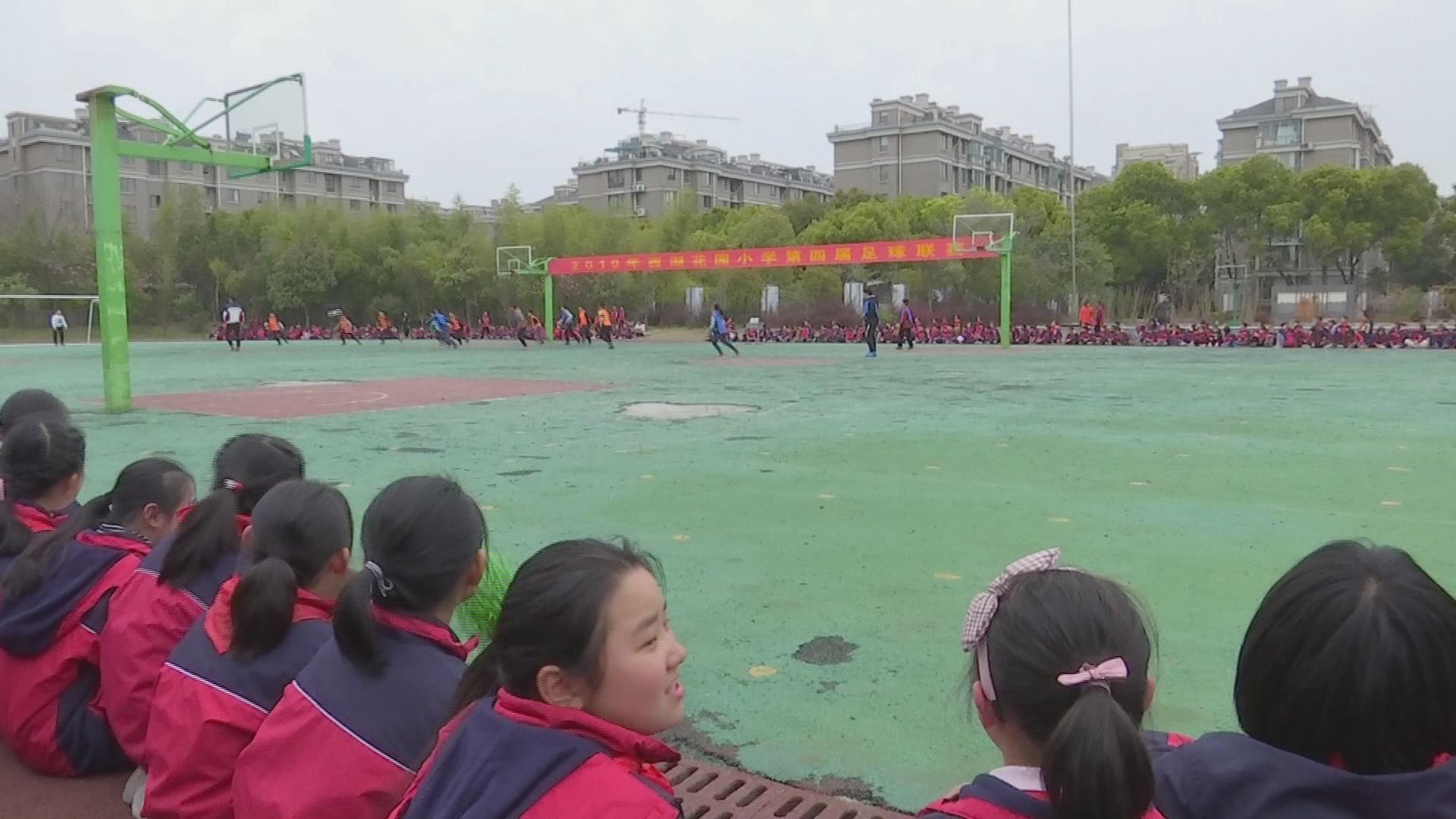 校园足球越来越火热,校园足球有多热