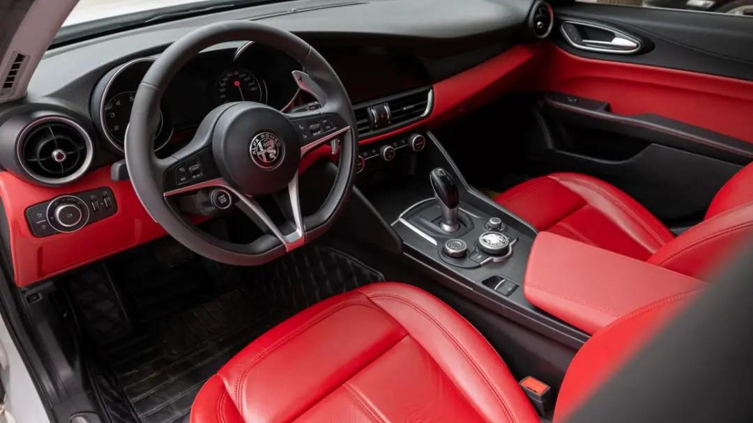 意大利风情满载的阿尔法罗密欧Giulia,还有个名字叫做“勇气”
