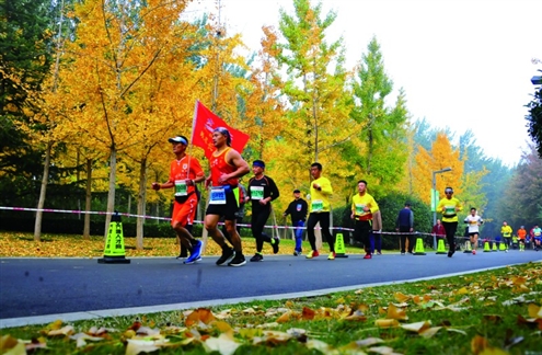 济南超马季节超越奔跑？游培泉破济超马纪录？李晓楠本想减个肥？