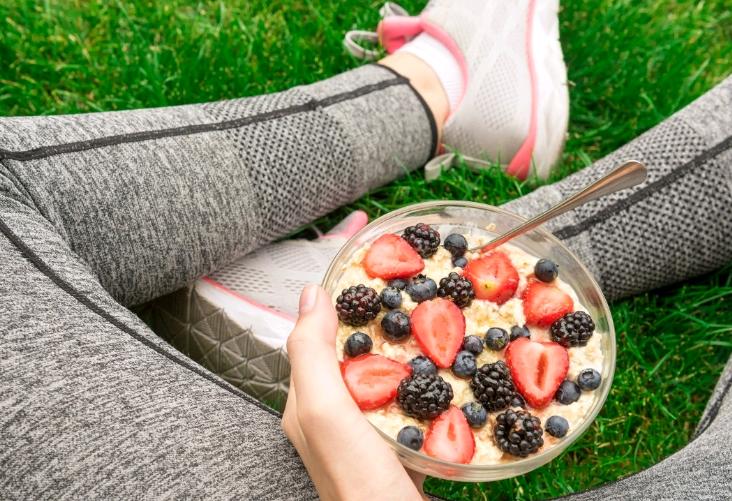 健身推荐燕麦片早餐吃法,燕麦片怎么做好吃又减肥餐