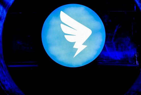 钉钉企业微信飞书功能对比图,飞书和钉钉哪个适合制造业