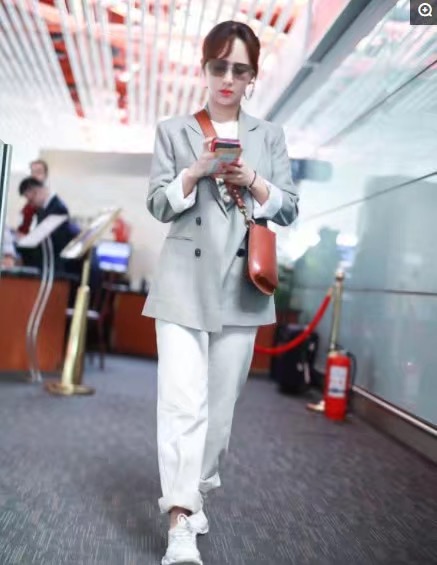 李沁香奈儿外套,李沁和杨紫同穿