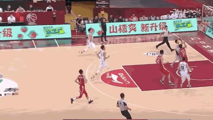 郭艾伦谈换帅,郭艾伦一个人扛起了辽篮大旗