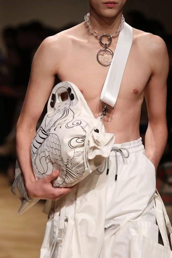 时尚潮牌马克华菲清仓,马克华菲多元艺术潮牌