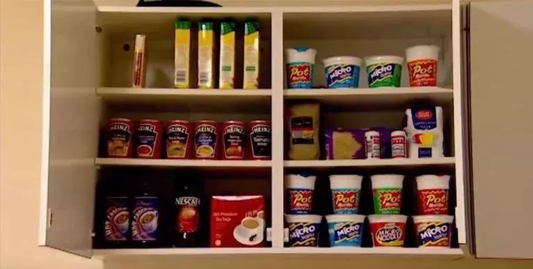 没有大人管的小孩子,没有大人管的孩子