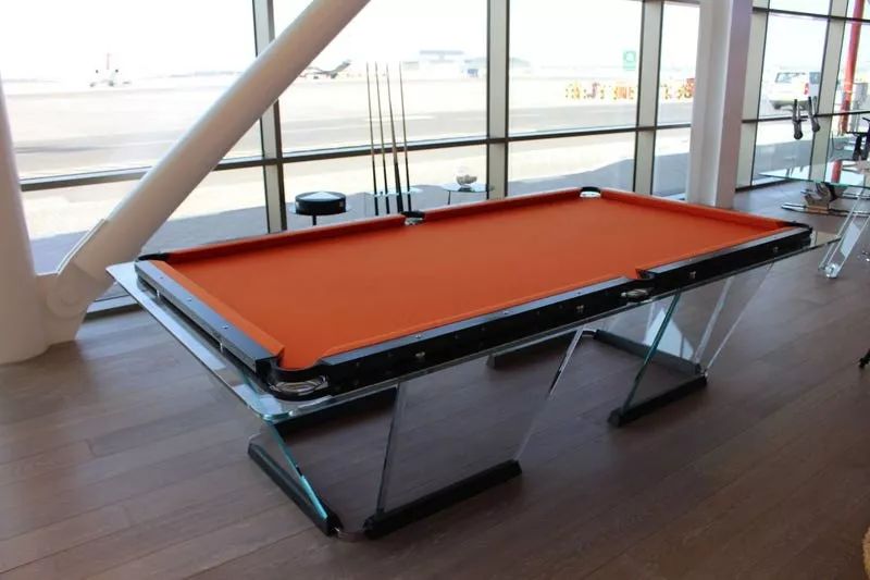 迪拜机场豪华VIP私人候机楼,还可试驾布加迪威龙,简直壕气冲天