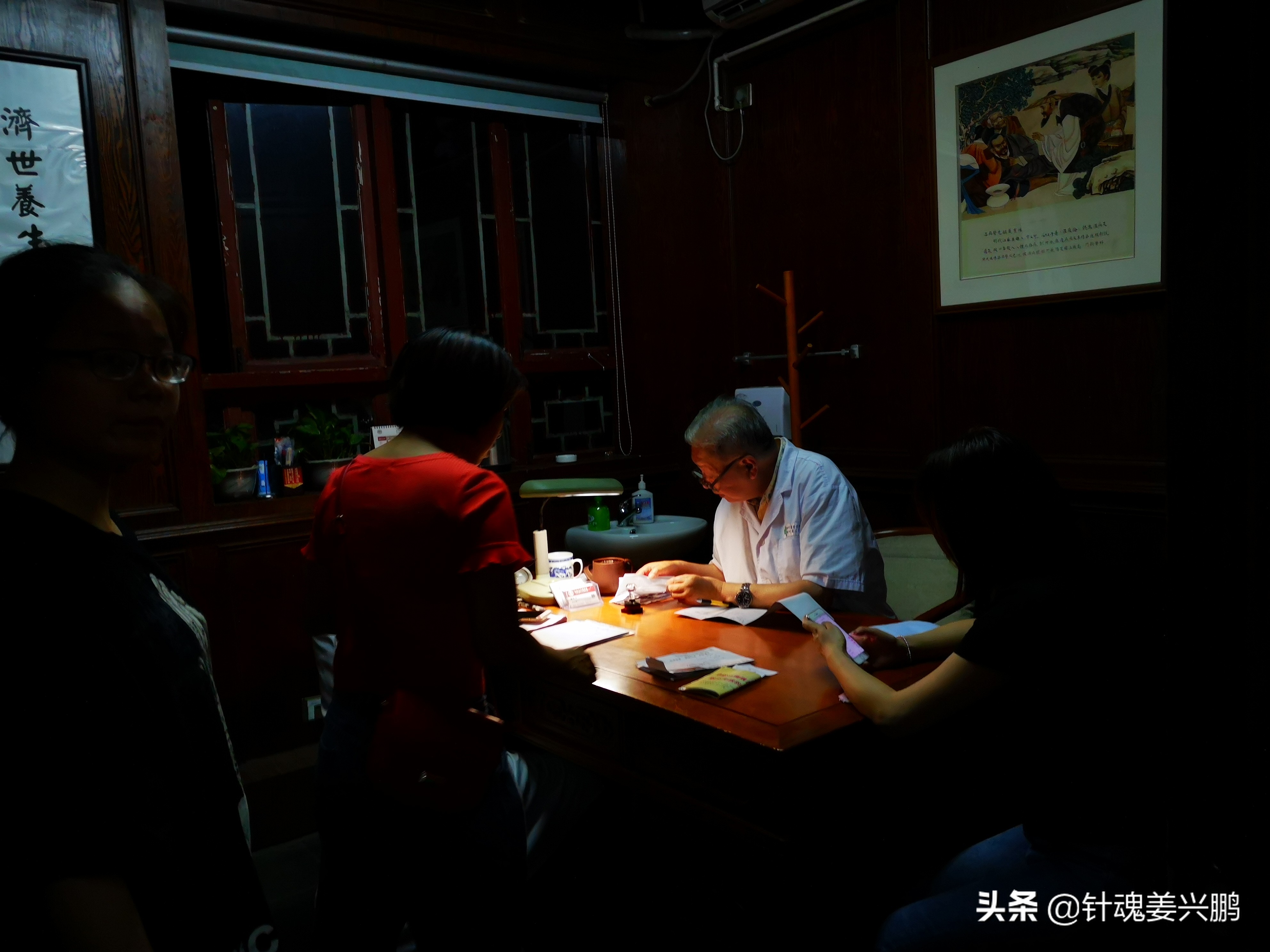 女宝宝一个月胖3斤，全身长汗毛！医生：当心这款黑心的宝宝霜