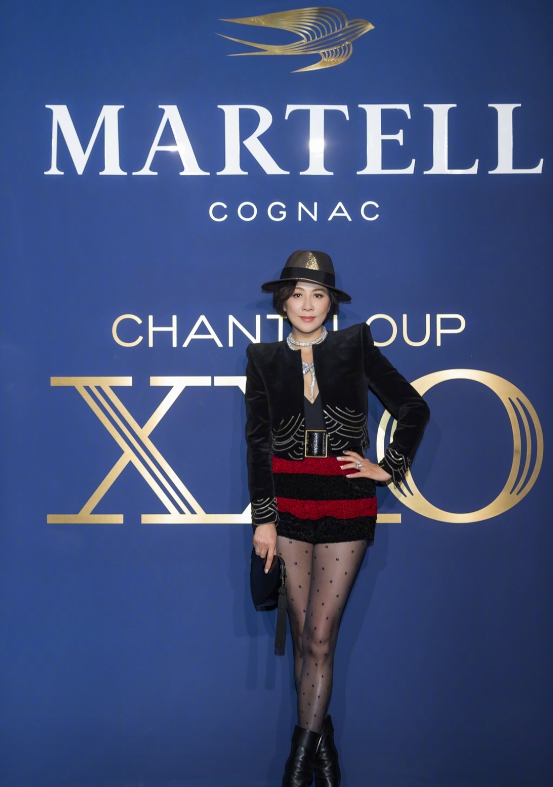 刘嘉玲穿西装牛仔裤和梁朝伟一起,刘嘉玲梁朝伟近期活动