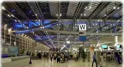 揭发史上最致命的旅游骗局 (国外旅游骗局大揭秘)