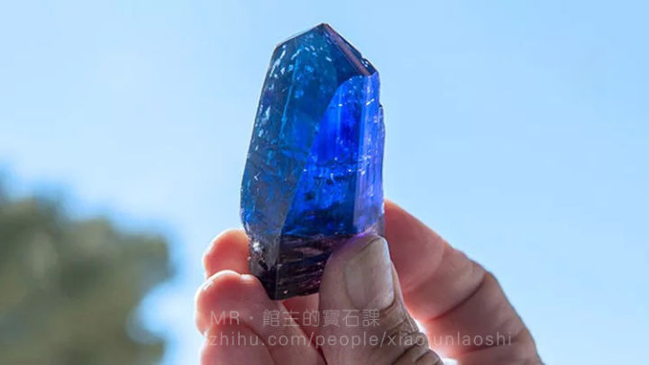 坦桑石深度解读,坦桑石多少大小值得收藏