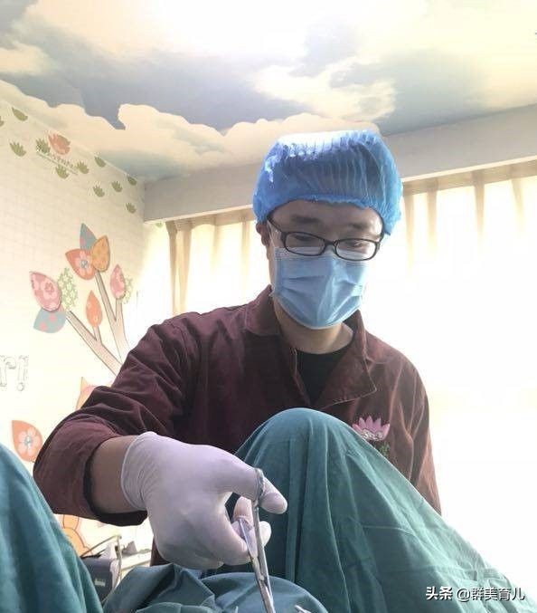 怀孕11个月才发现生了个怪物,带羊膜囊出生的神奇宝宝