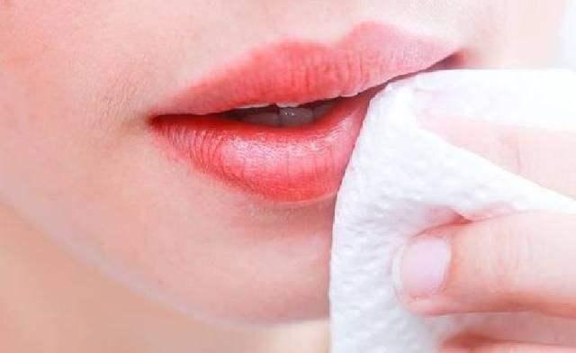 卸妆怎么才能卸干净呢,卸妆没卸干净怎么补救