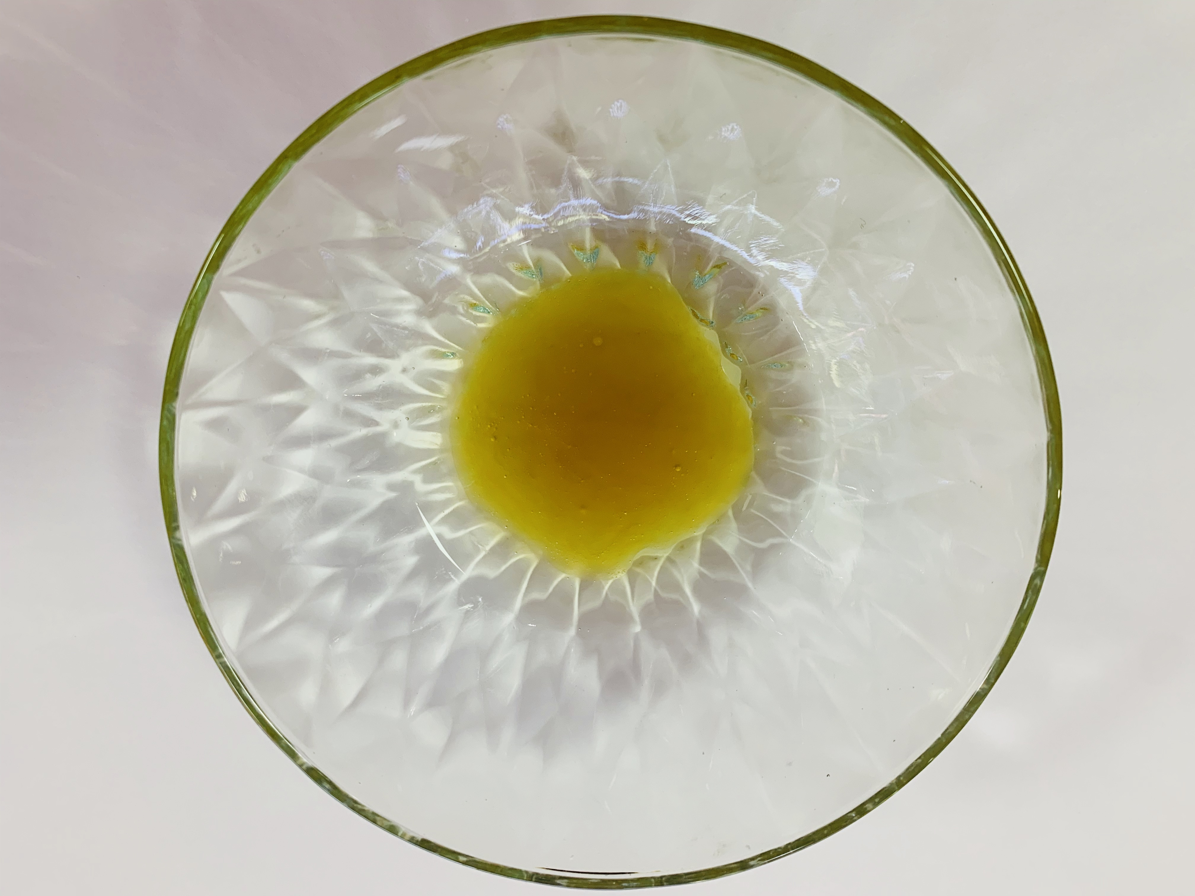 辨别蜂蜜真假野生蜂的方法,蜂蜜真假鉴别最简单方法椴树