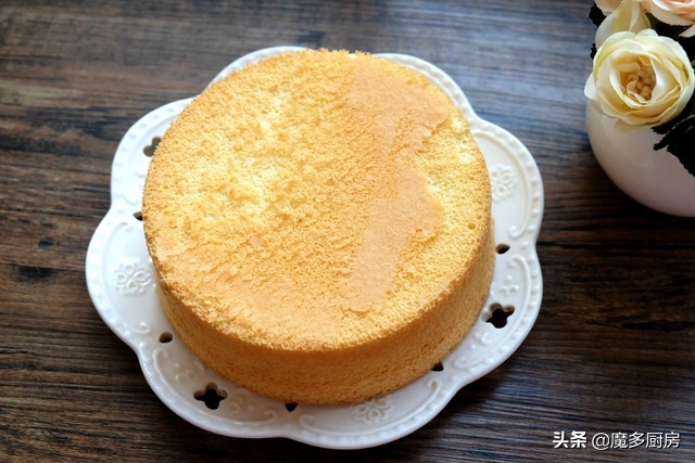 用鸡蛋做蛋糕不用打蛋器不用面粉,想吃蛋糕不用买自己在家做