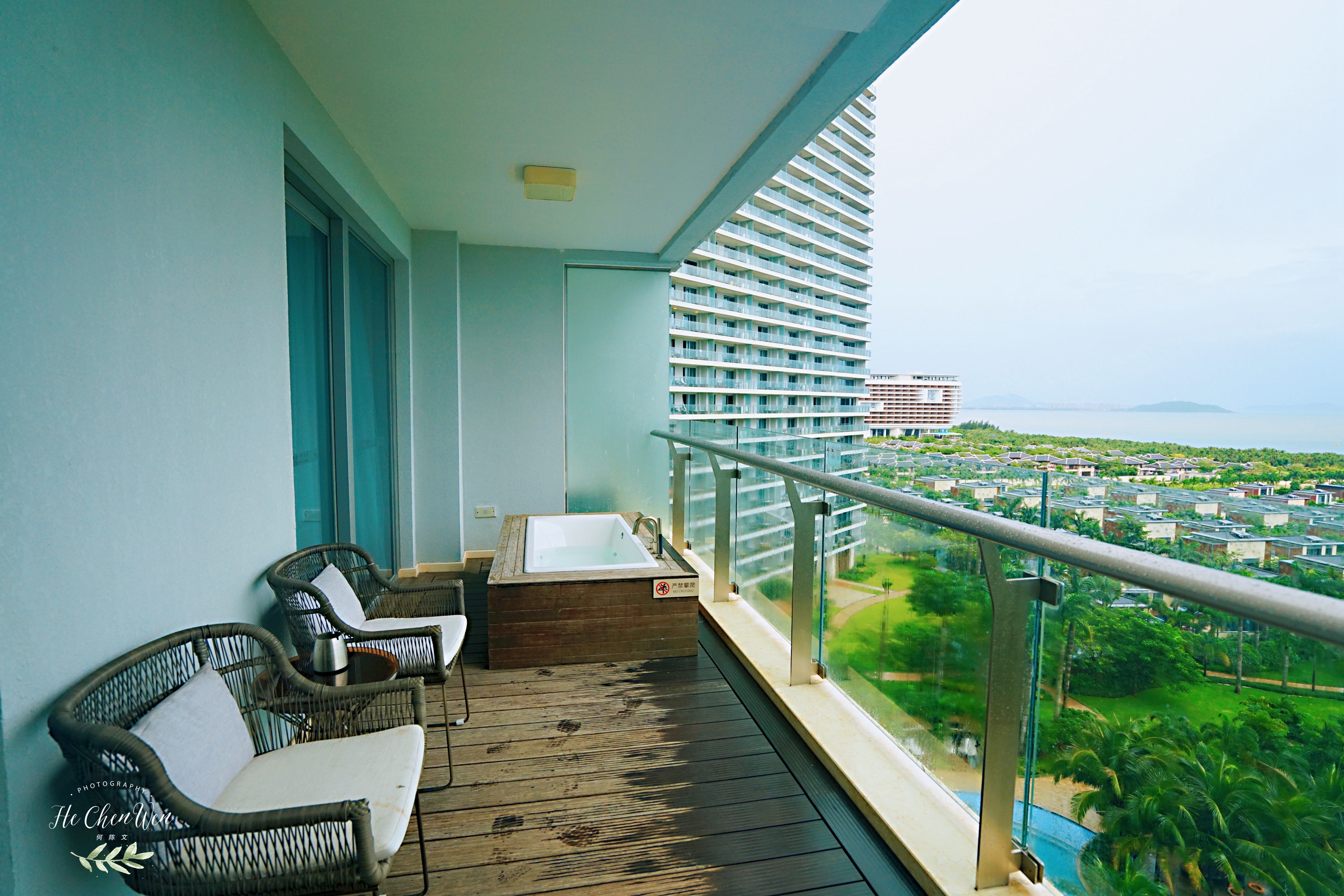 海棠湾海景两房公寓,三亚海棠湾海景公寓出售