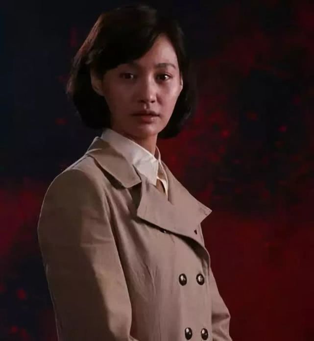 都姓杨，看这谜之相似的脸，她真不是Angelababy姐姐？