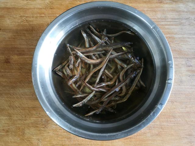 老妈味道松鼠鱼,香辣小鱼干酥脆