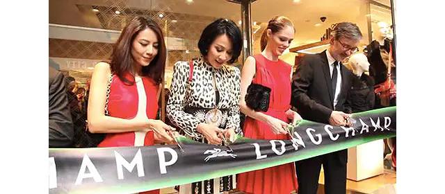 比DIOR晚成立两年，但它的饺子包火了70年，众多女星对它爱不释手