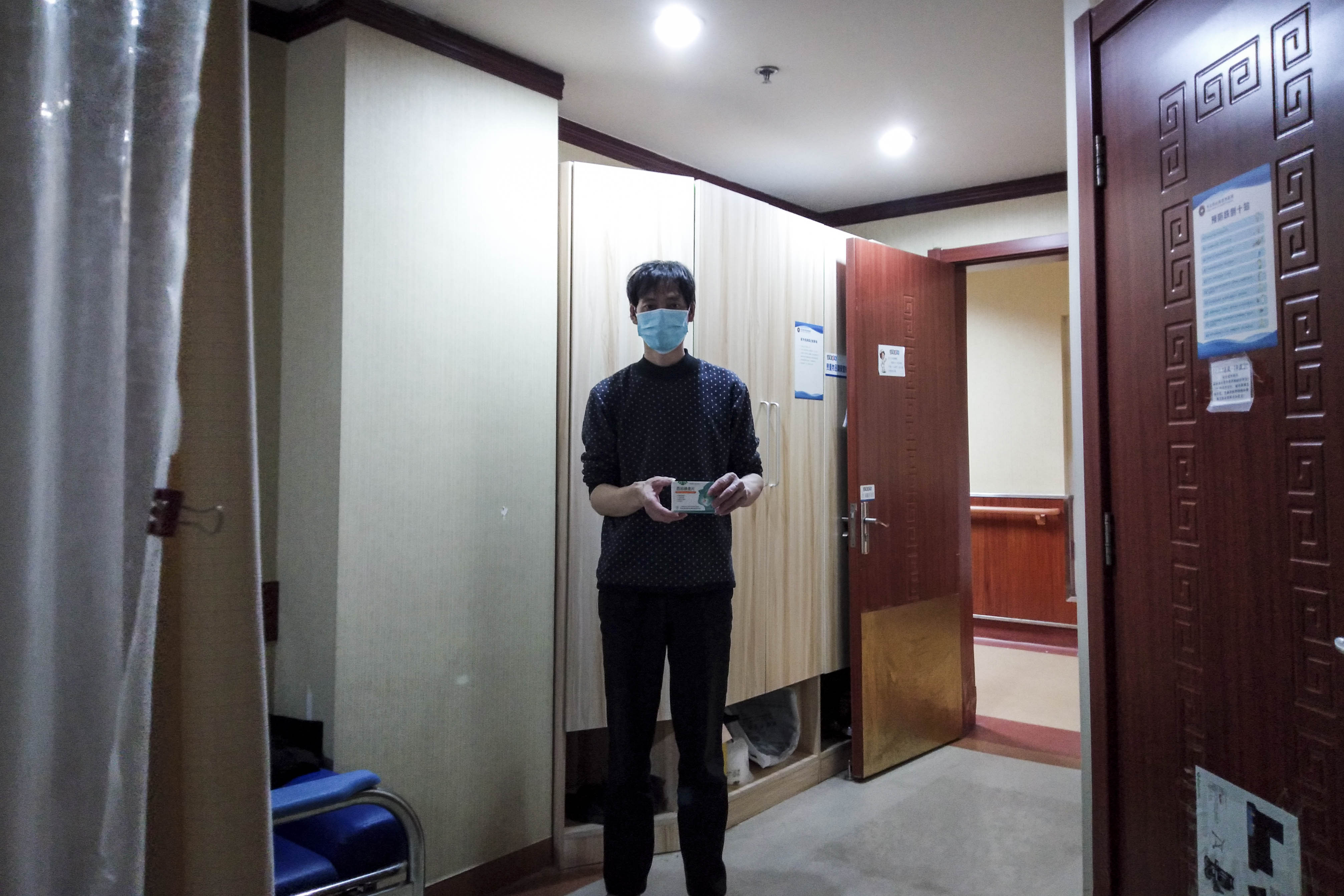 一女孩神似迪丽热巴,江西神似女孩的视频