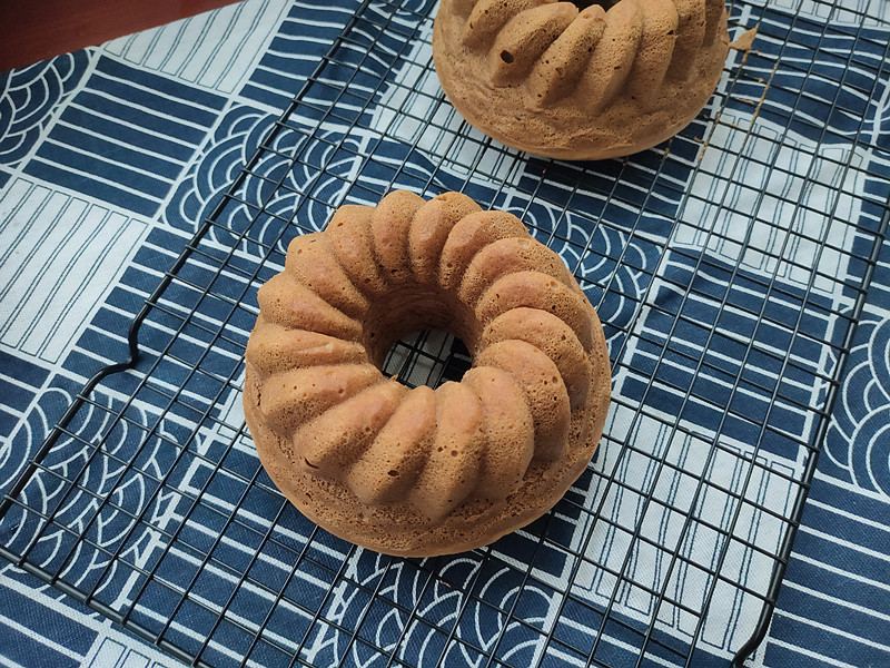 咖啡戚风蛋糕做法视频教程,西式烘焙戚风蛋糕做法