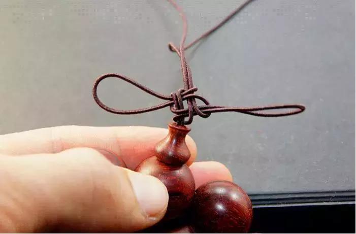 手串穿珠子打结教程慢动作简单,单绳穿珠子打结方法图解