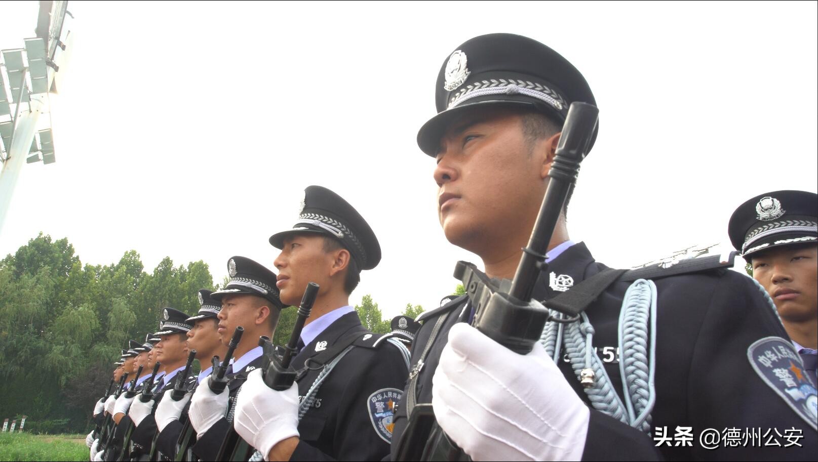 坚持党建引领铸牢忠诚警魂,强化党建引领保驾护航