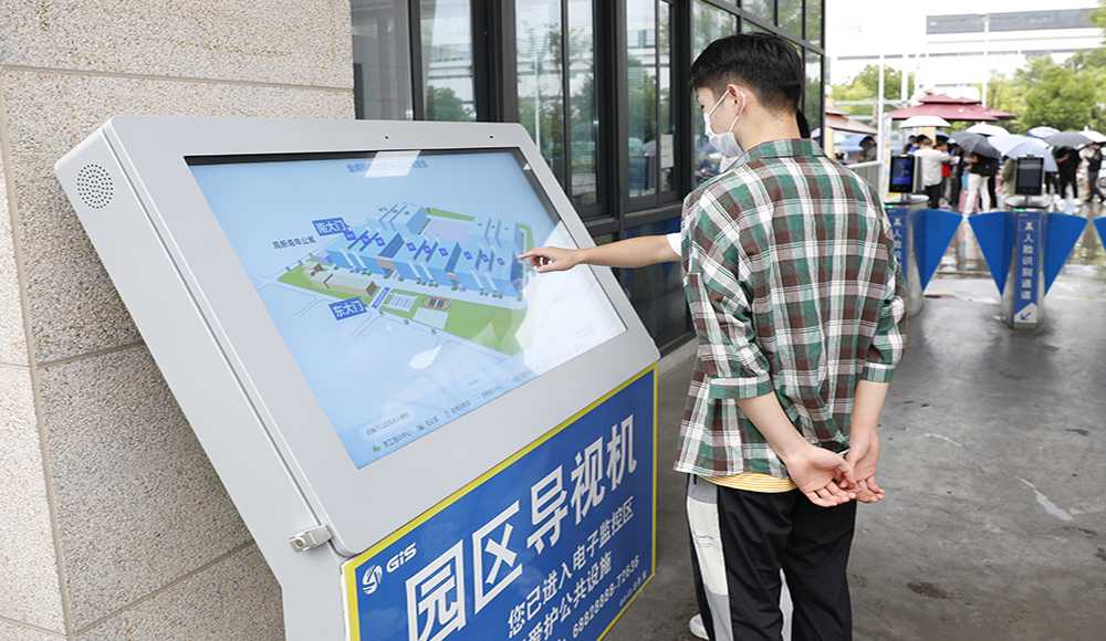 成都富士康上下班够壮观吧,富士康迷路找不到车间