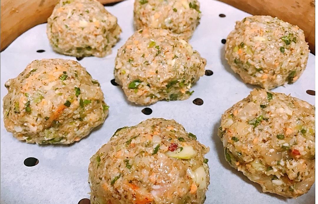 金毛禁止喂什么食物,两个月的金毛喂多少食物