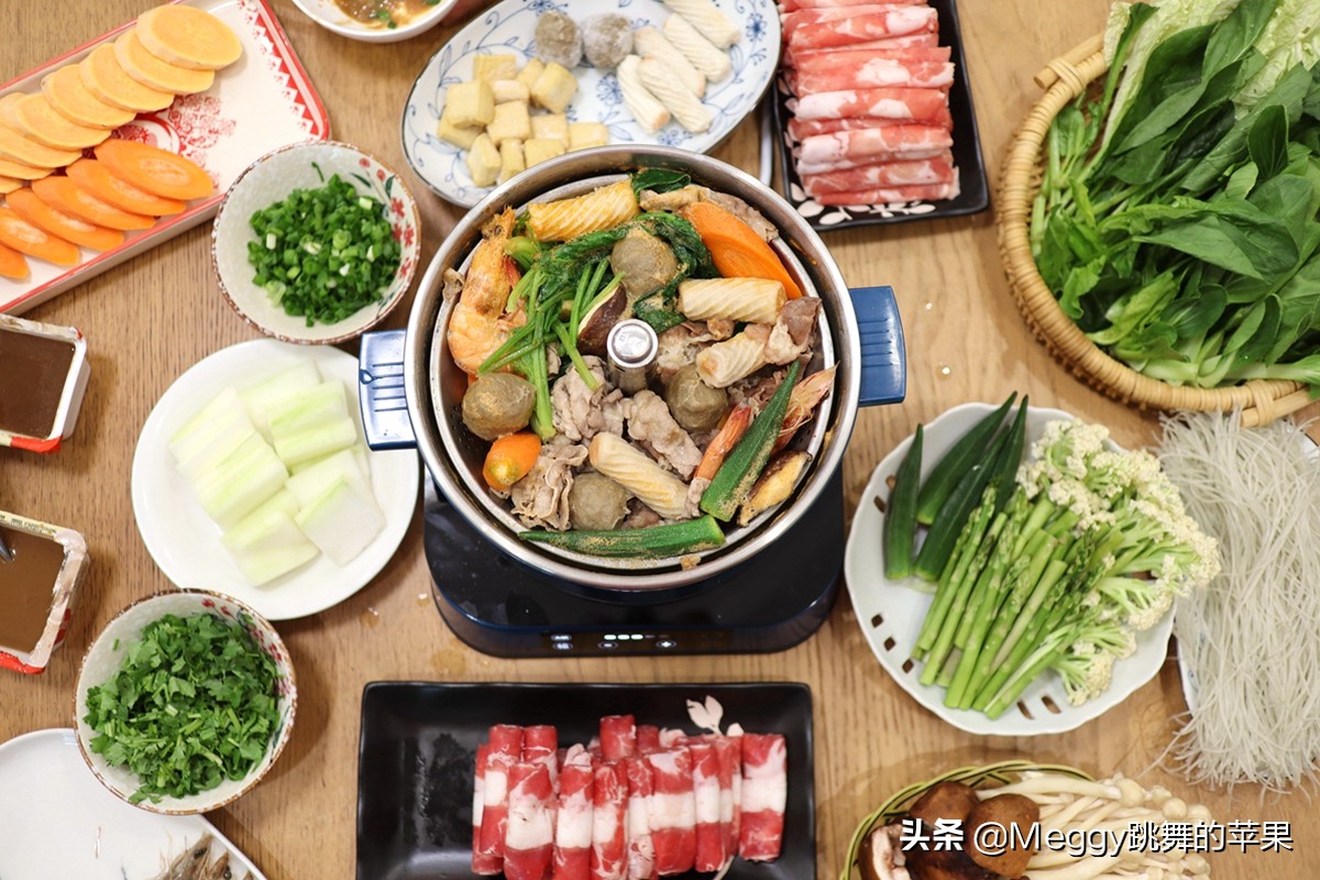 吃火锅人均一盘肉够不够,3个人吃老火锅540元贵不贵