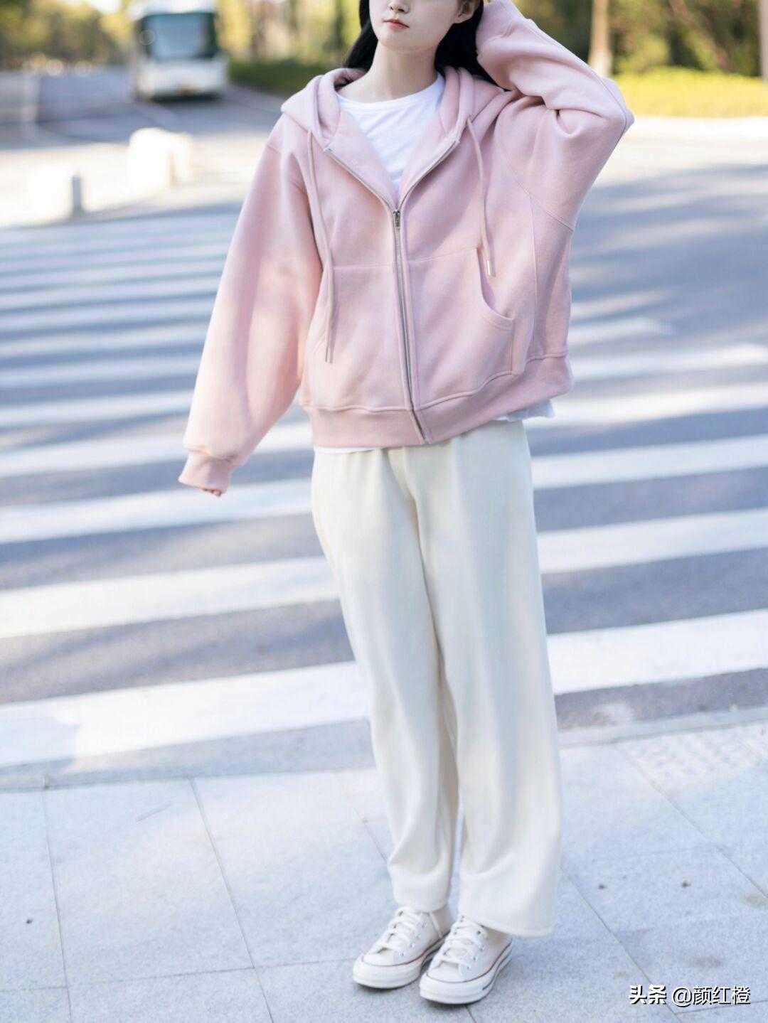 粉色的4种穿搭方法温柔又优雅,穿搭粉色的最佳配色